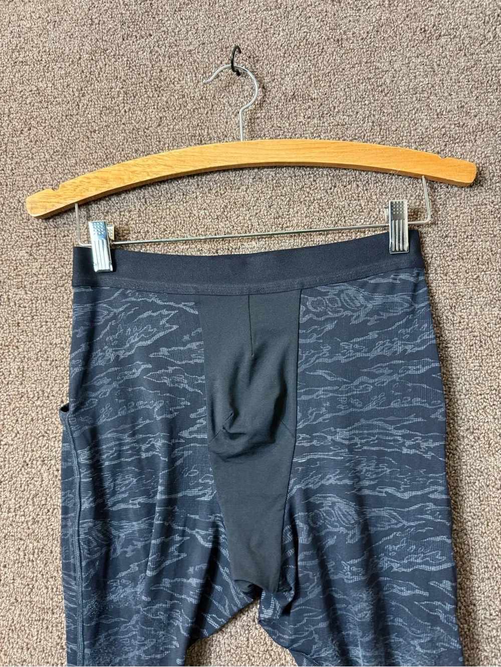 Lululemon Surge Light Tight *27